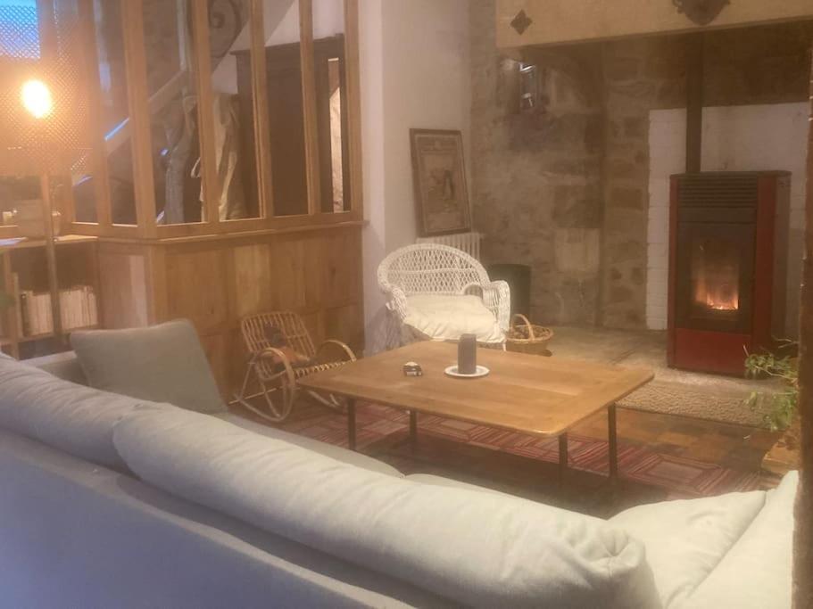 Grande Maison A Semur En Plein Coeur Historique Villa Bagian luar foto